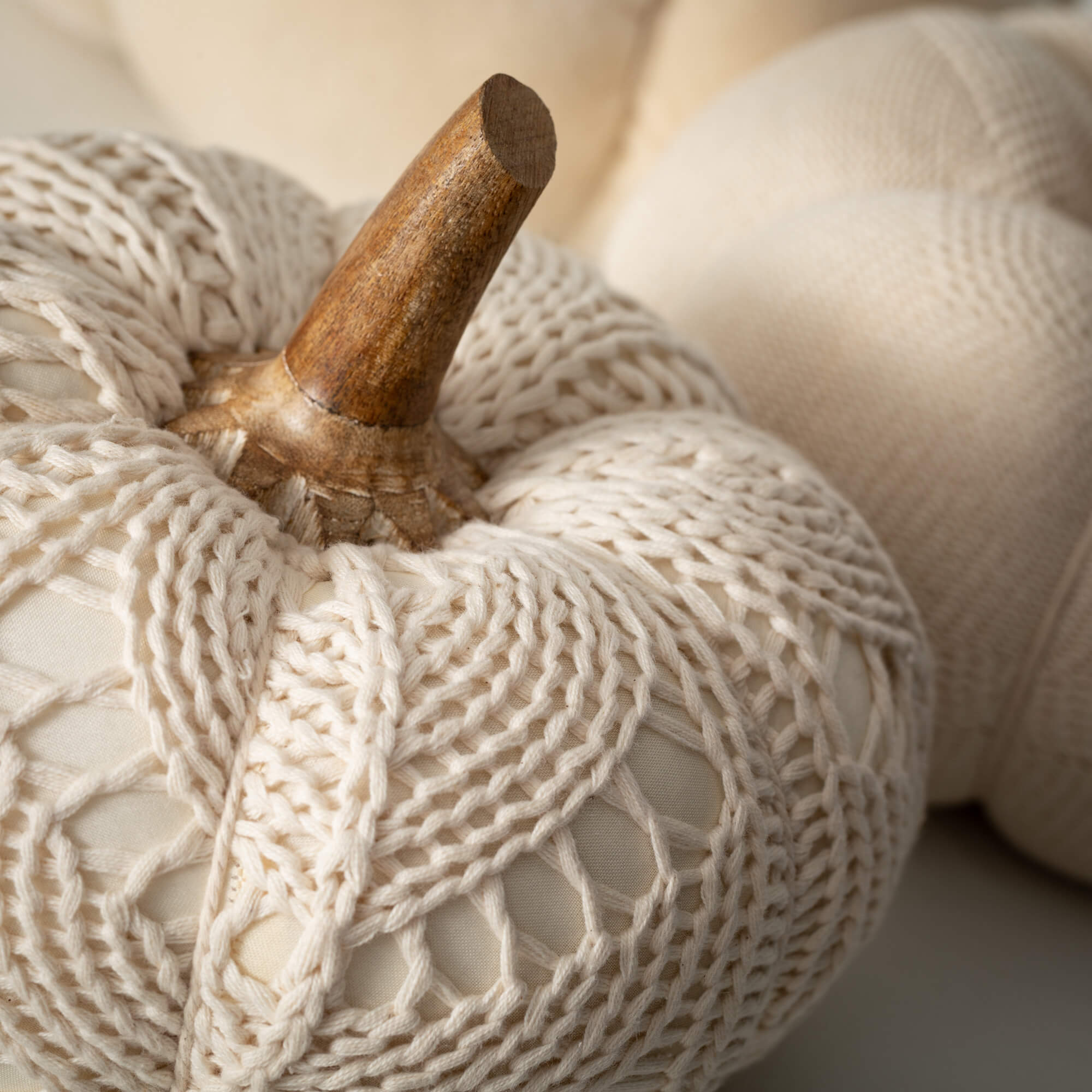 BOHO CREAM PLUSH PUMPKIN - Crochet