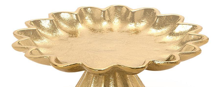 Scalloped Edge Gold Cake Stand