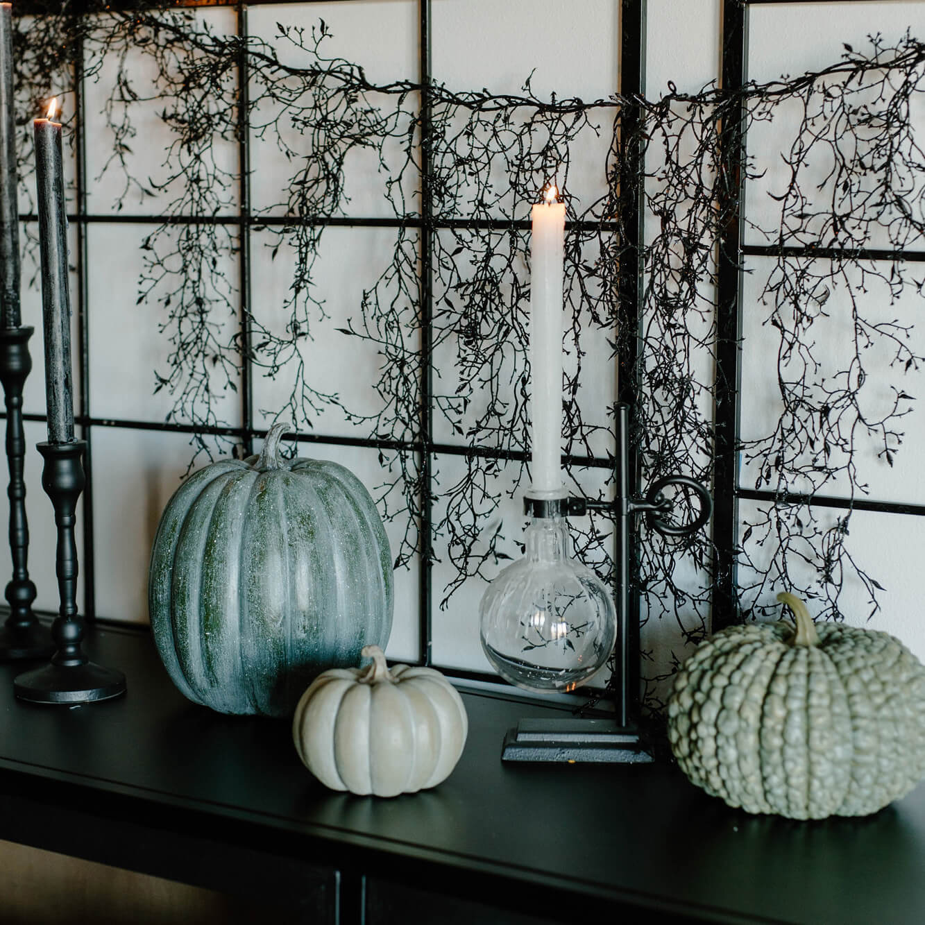 BLACK HALLOWEEN DROP GARLAND