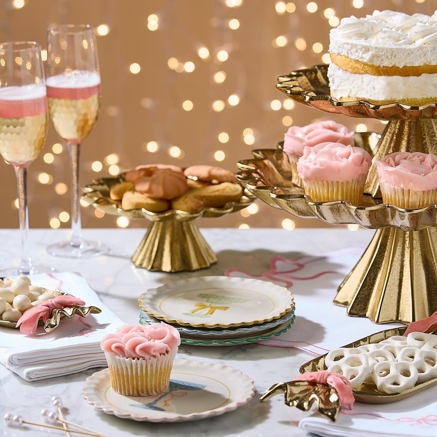 Scalloped Edge Gold Cake Stand