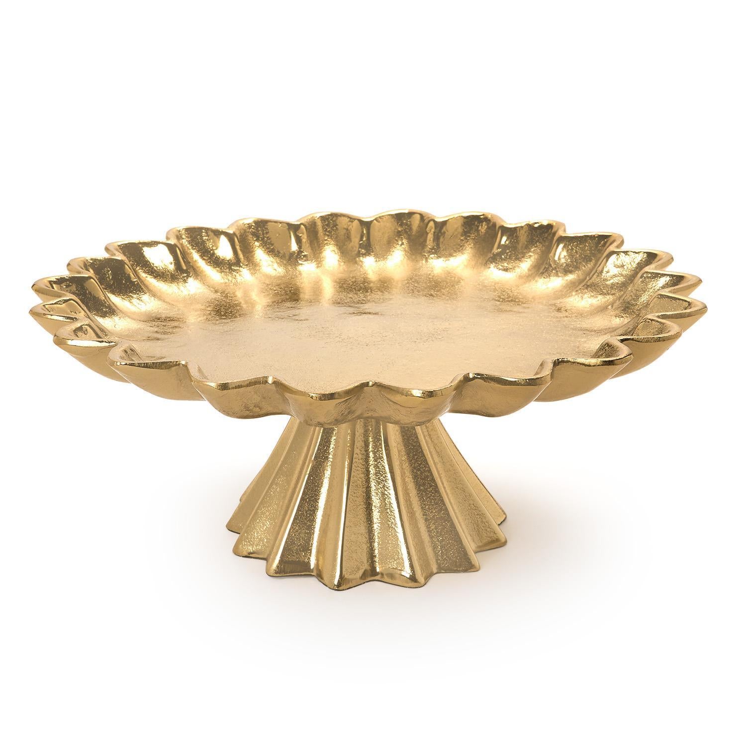 Scalloped Edge Gold Cake Stand