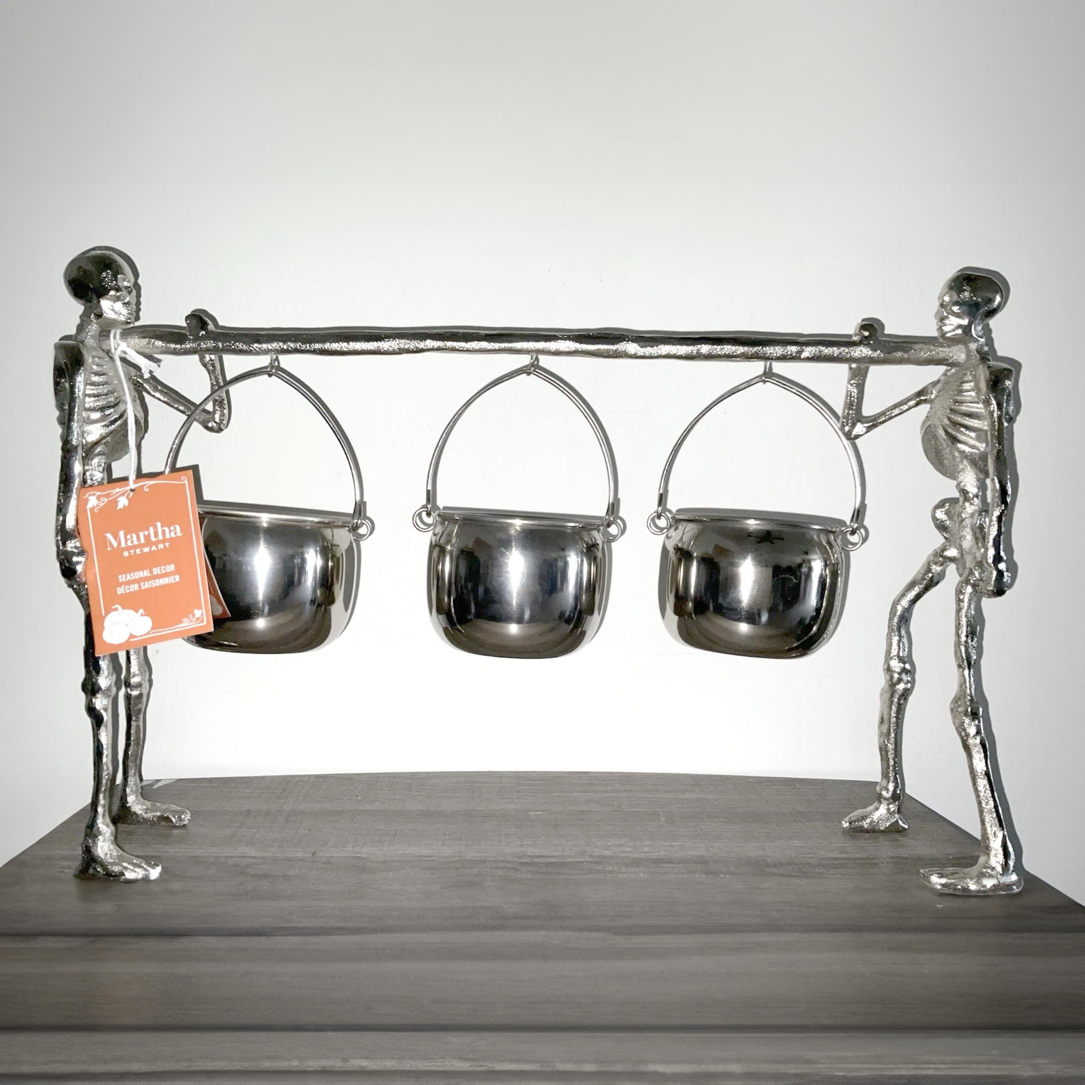 SKELETONS CANDY CAULDRON DISPLAY