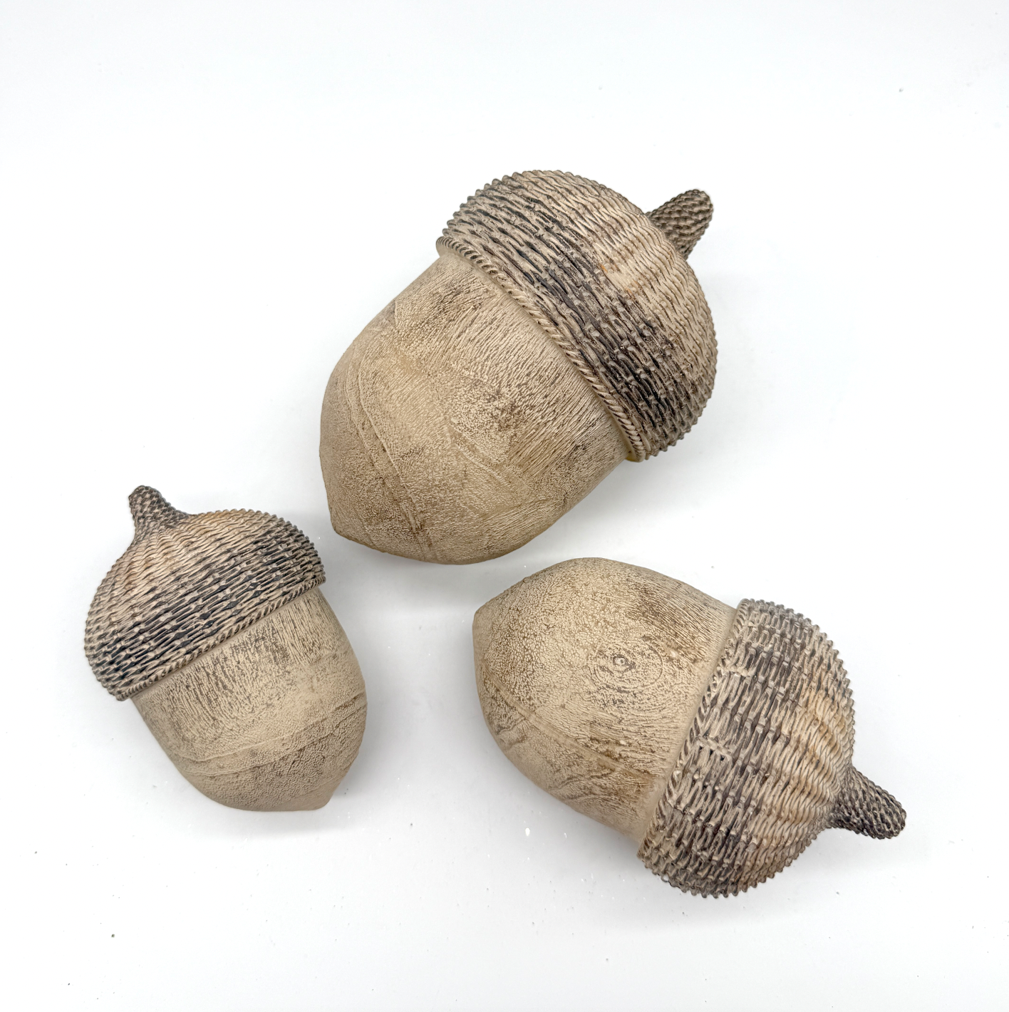 RESIN ACORN