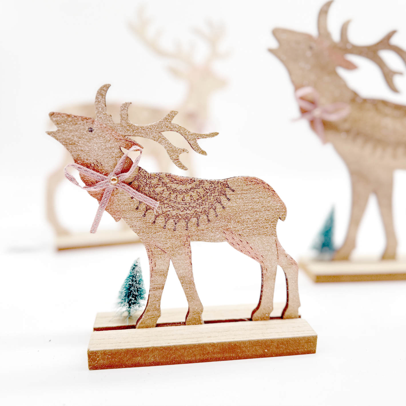 Reindeer with Tree – Set of 4 (7"–10")