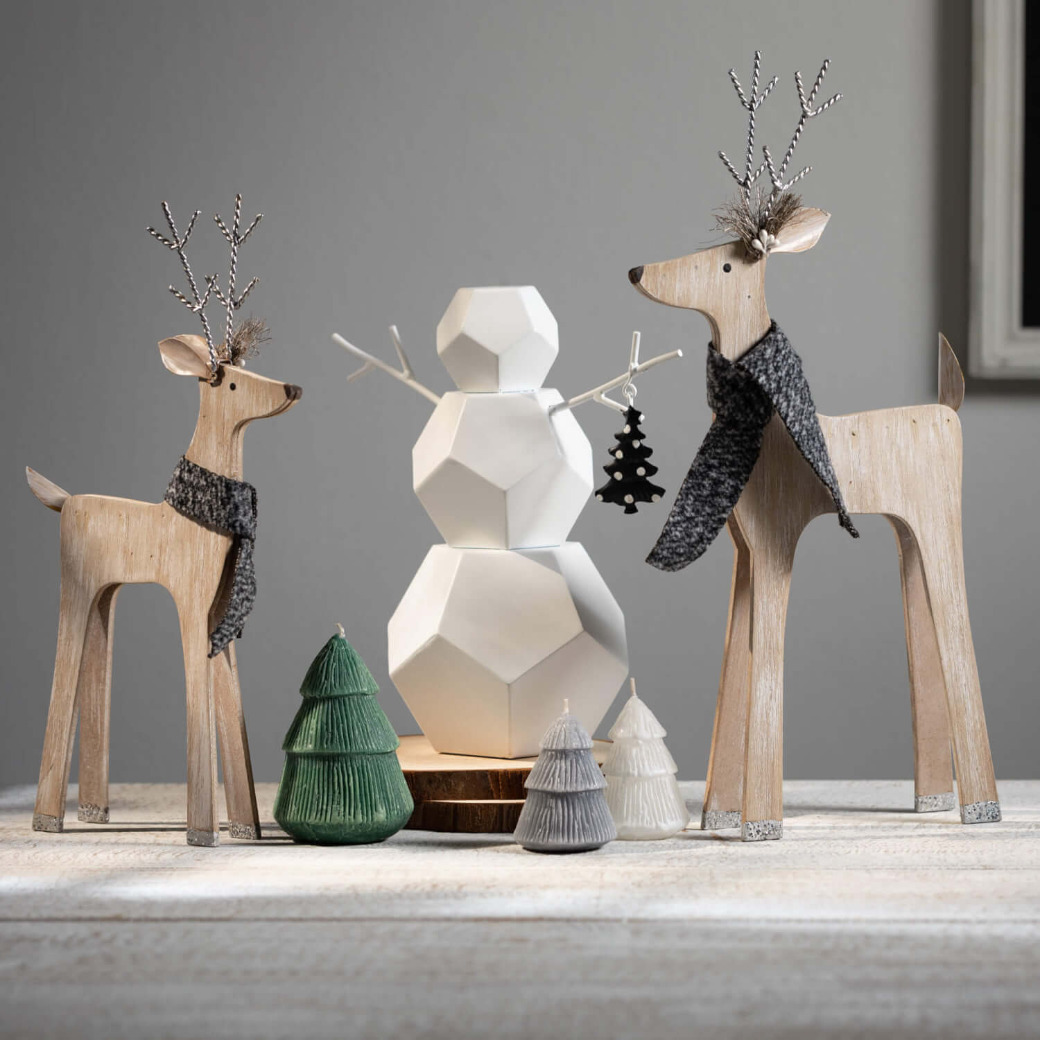 WOOD DEER FIGURINES