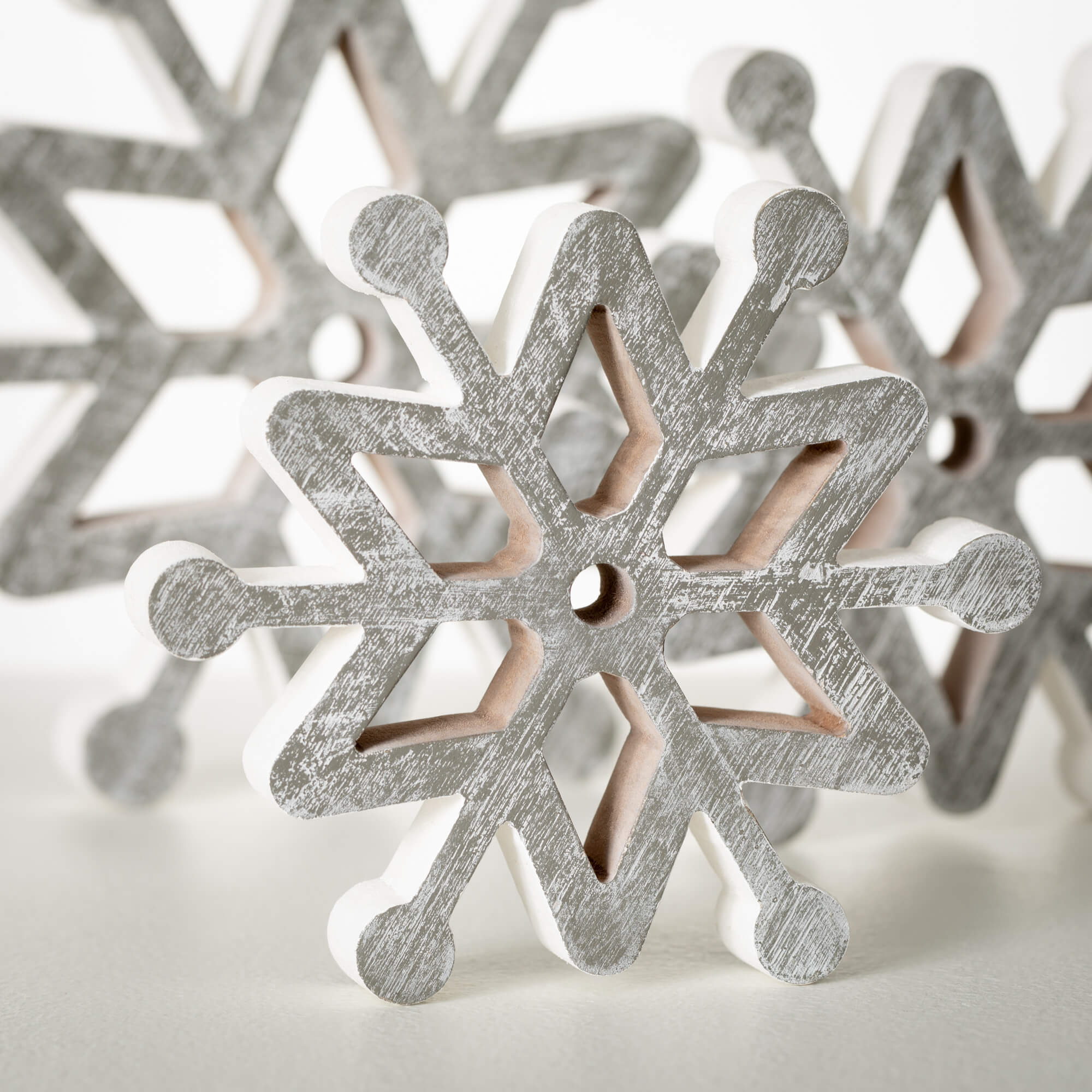 Snowflake Table Decor – Set of 3