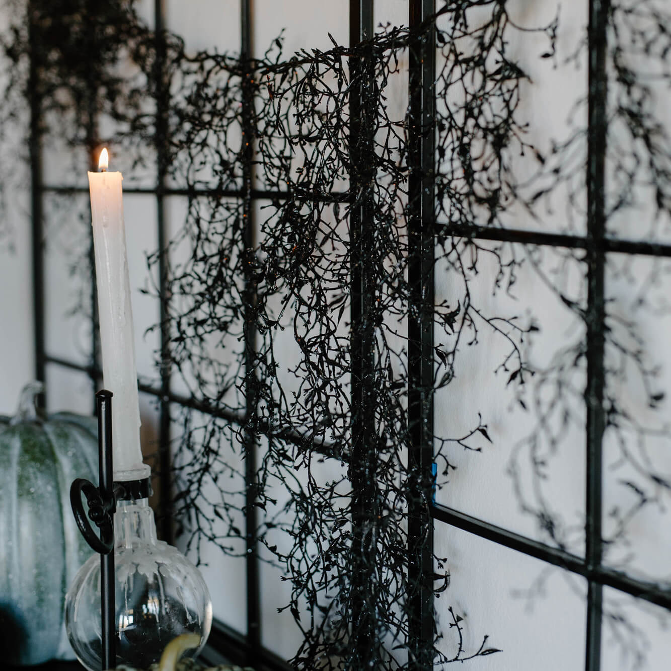 BLACK HALLOWEEN DROP GARLAND